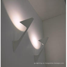 Lámpara montada en la pared de la aleación de aluminio blanca contemporánea (897W)